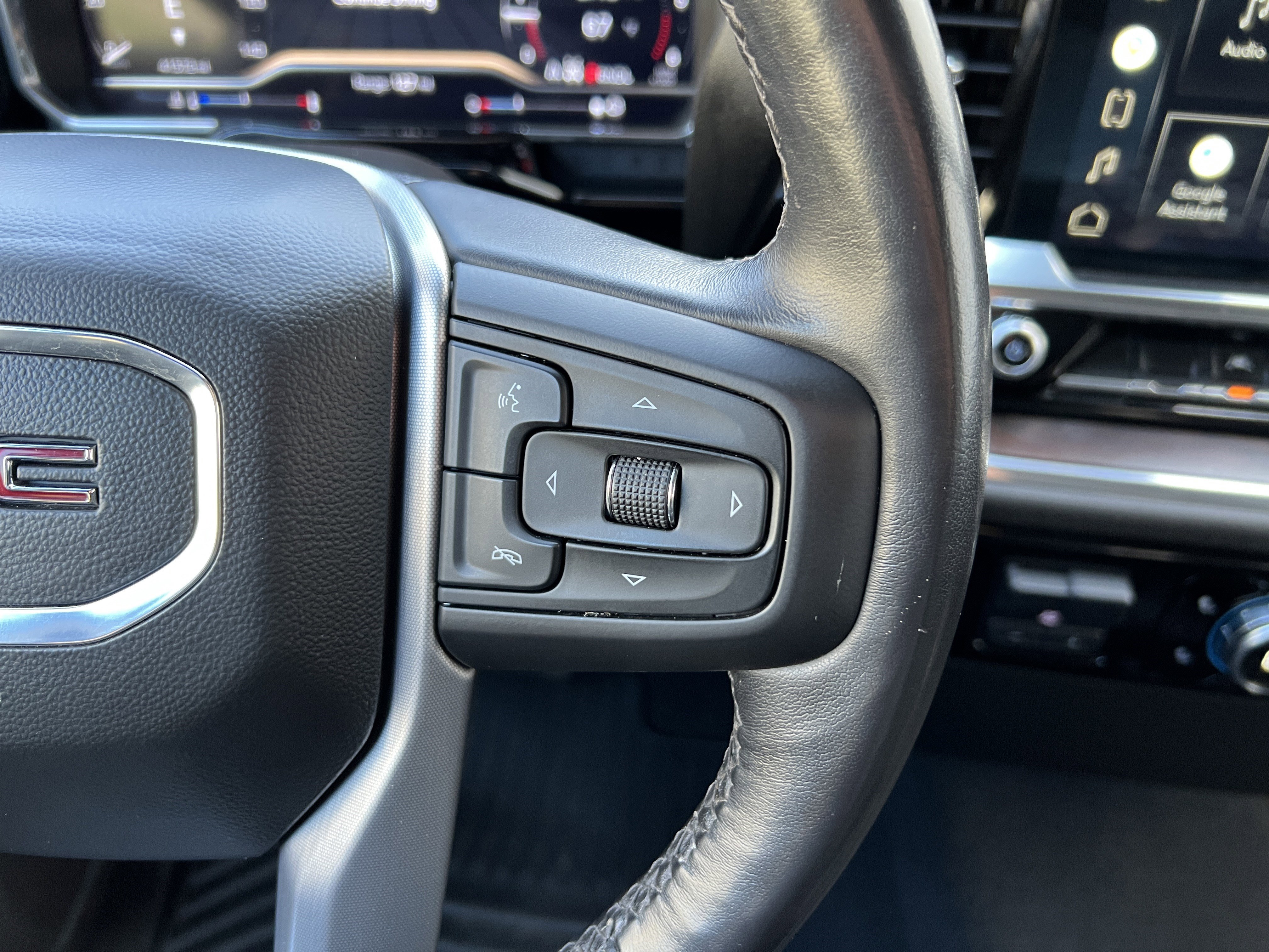 Used 2022 GMC Sierra 1500 SLT w/ X31 Off-Road Package AWD/4WD image 29