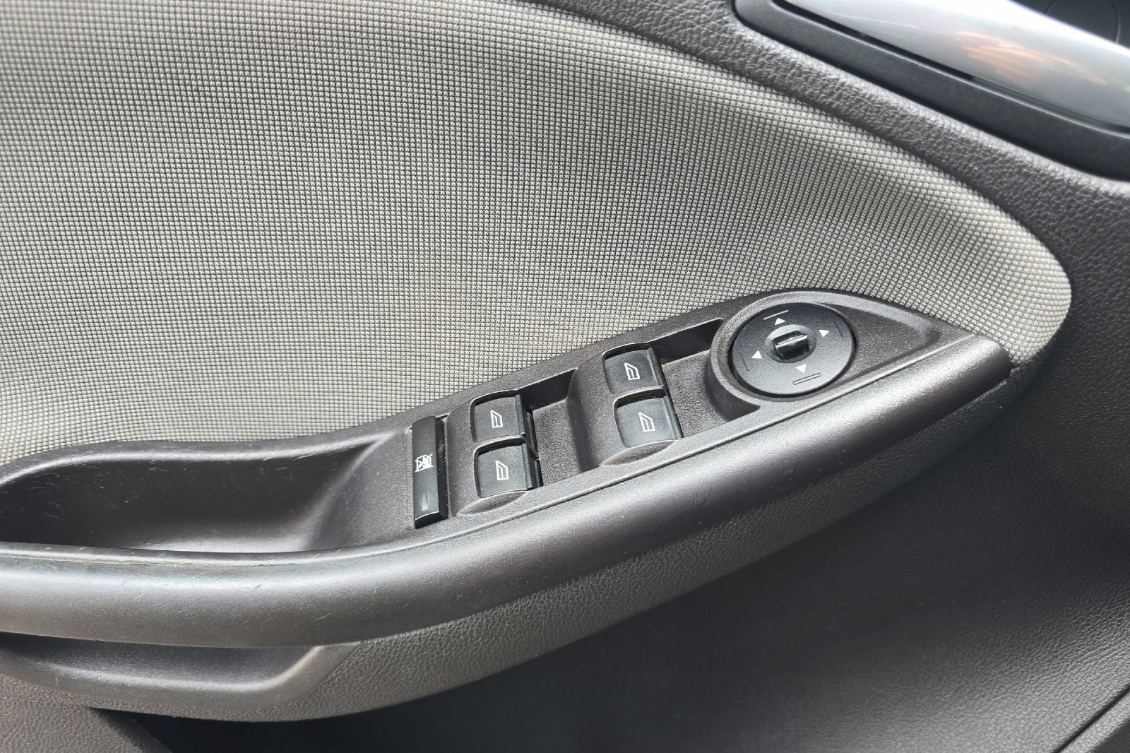 Used 2014 Ford Focus SE FWD image 11