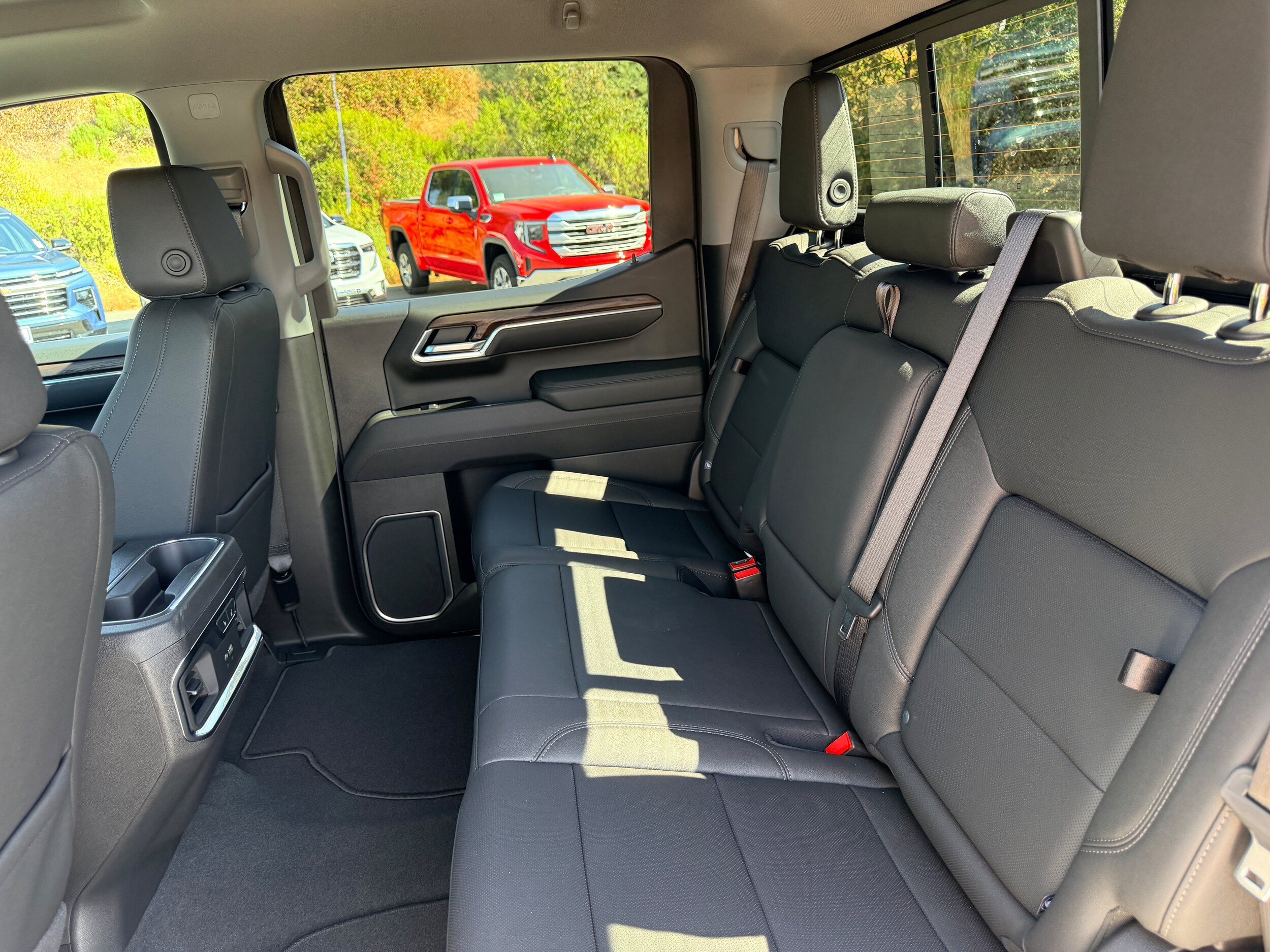 New 2026 GMC Sierra 1500 SLT w/ SLT Convenience Package AWD/4WD image 29