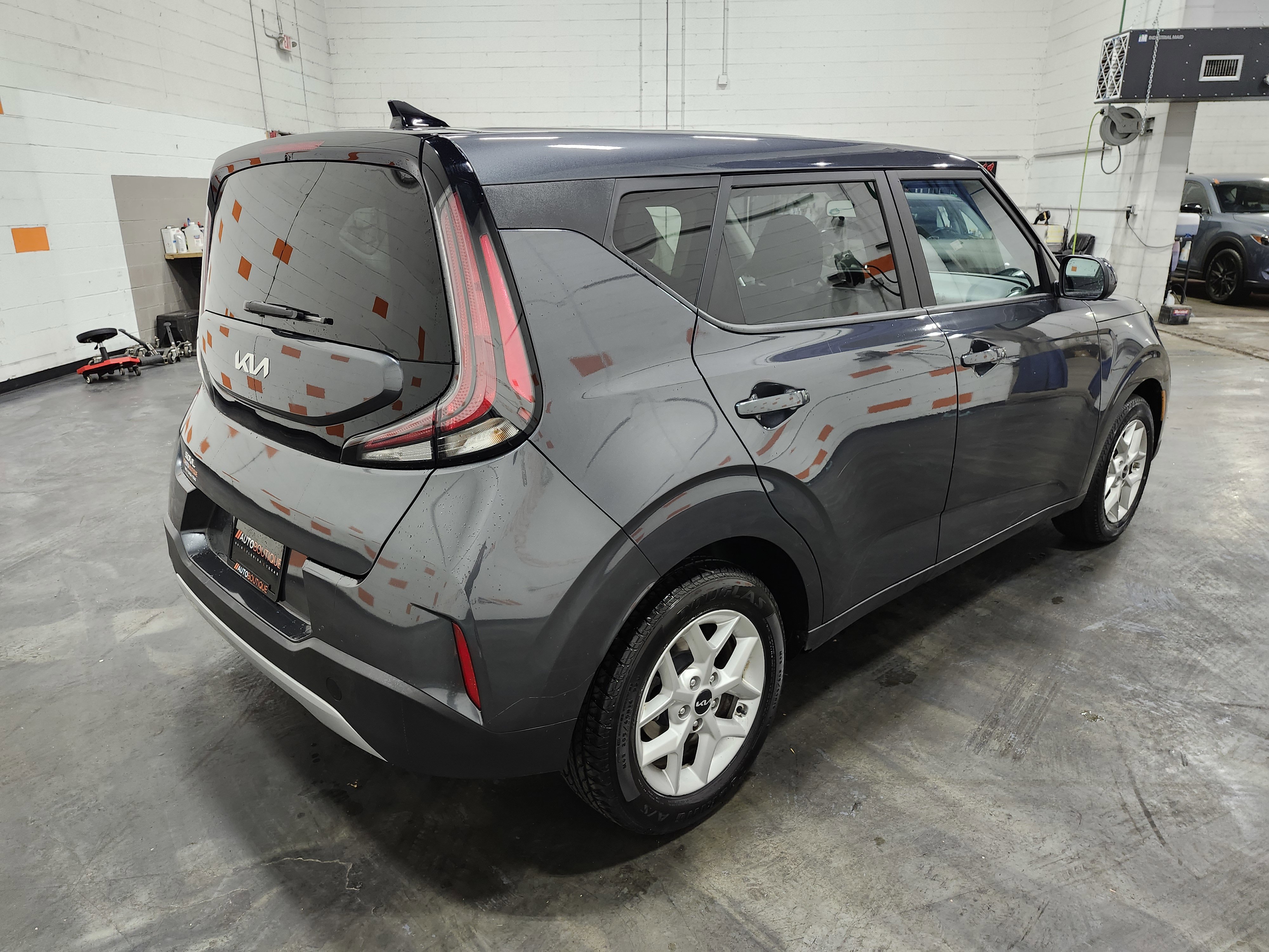 Used 2023 Kia Soul LX w/ Option Group 015 FWD image 16