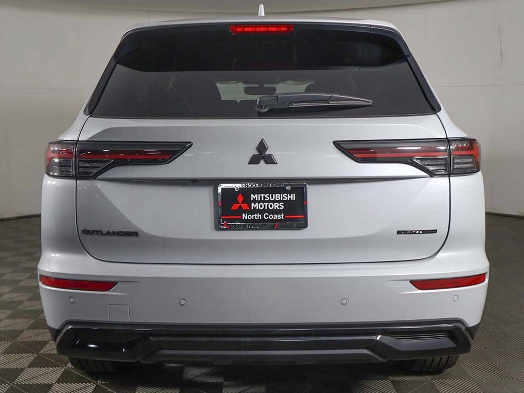 New 2026 Mitsubishi Outlander LE FWD image 12