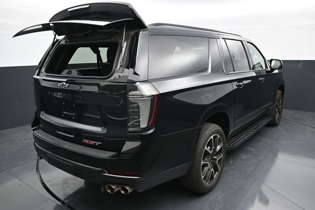 Used 2025 Chevrolet Suburban RST w/ Comfort Package AWD/4WD image 9