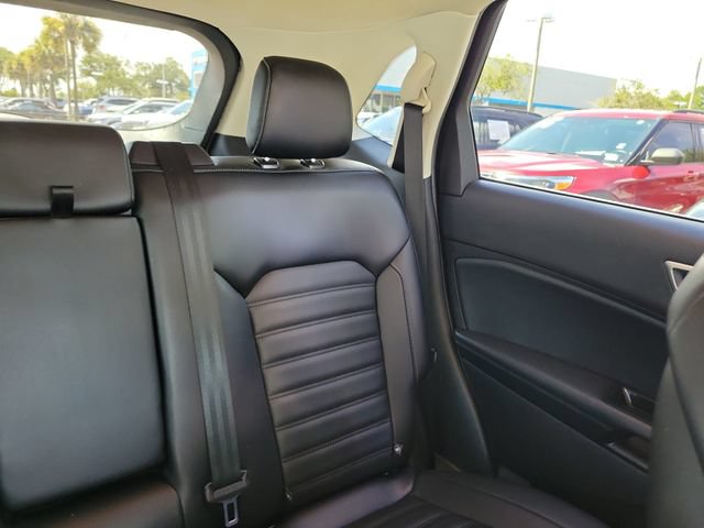 Used 2019 Ford Edge SEL w/ Equipment Group 201A FWD image 16