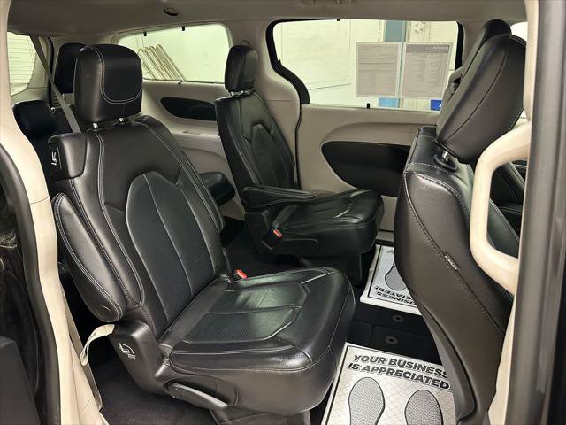 Certified 2022 Chrysler Pacifica Touring-L FWD image 27