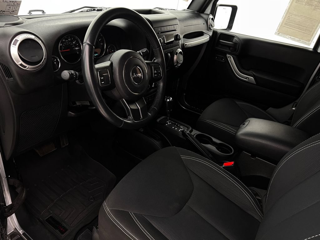 Used 2015 Jeep Wrangler Sahara AWD/4WD video 2