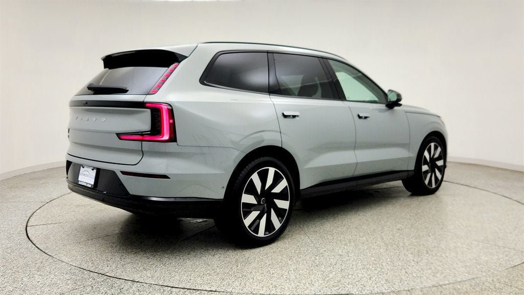 Used 2025 Volvo EX90 Ultra AWD/4WD image 5