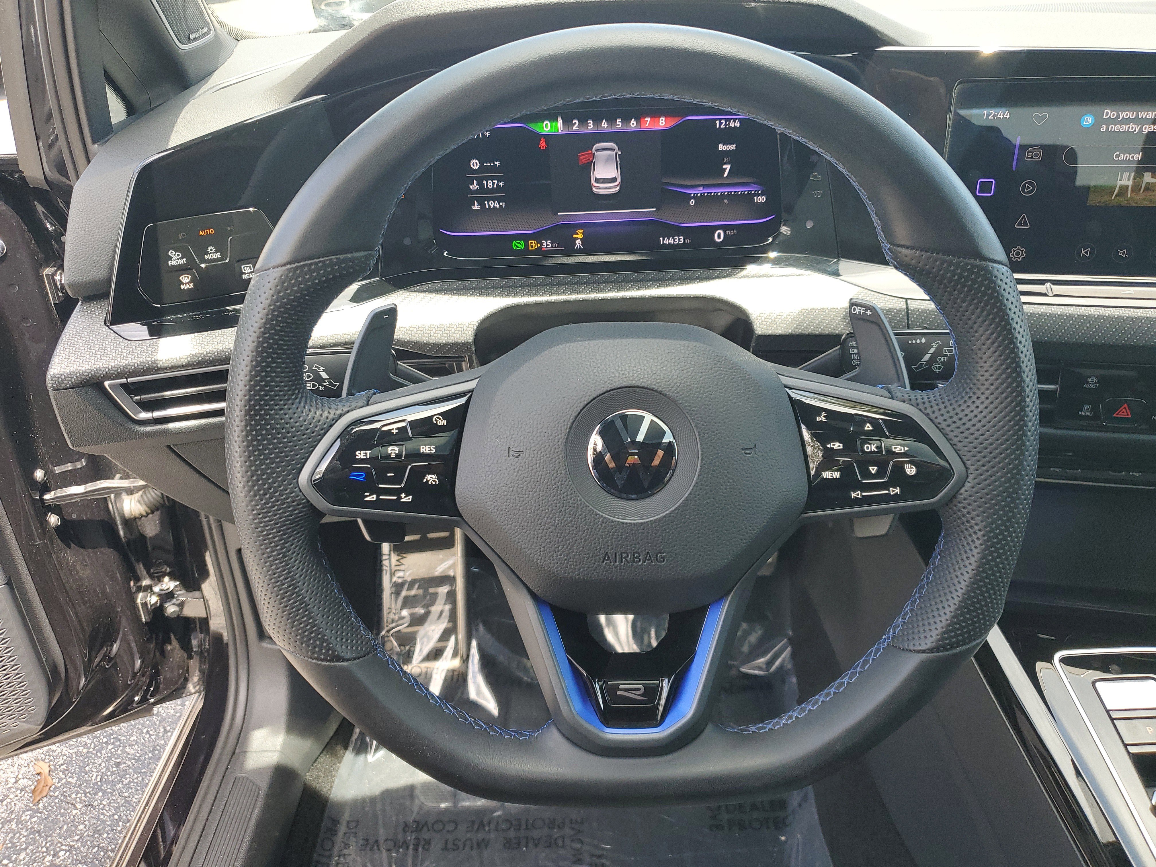 Used 2023 Volkswagen Golf R image 16