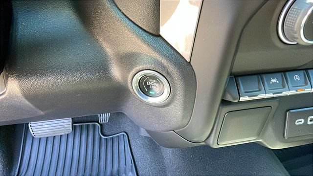Used 2023 Chevrolet Silverado 1500 Custom Trail Boss w/ LPO, Dark Essentials Package AWD/4WD image 18