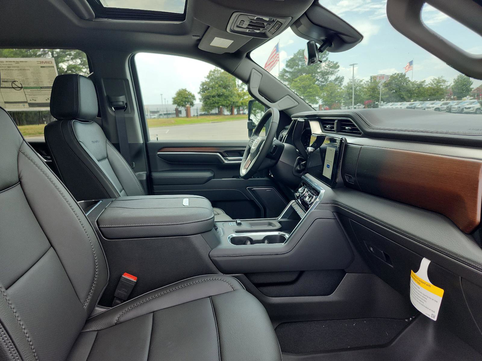 New 2025 GMC Sierra 2500 Denali w/ Denali Reserve Package image 8