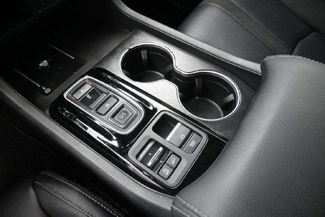 Certified 2024 Honda Pilot Touring image 18