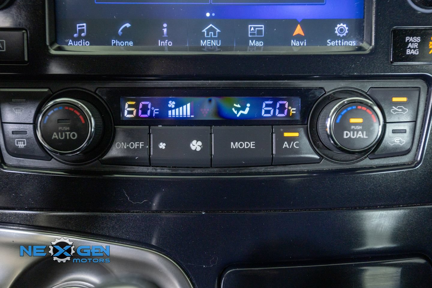 Used 2018 Nissan Maxima SR w/ Midnight Edition FWD image 23