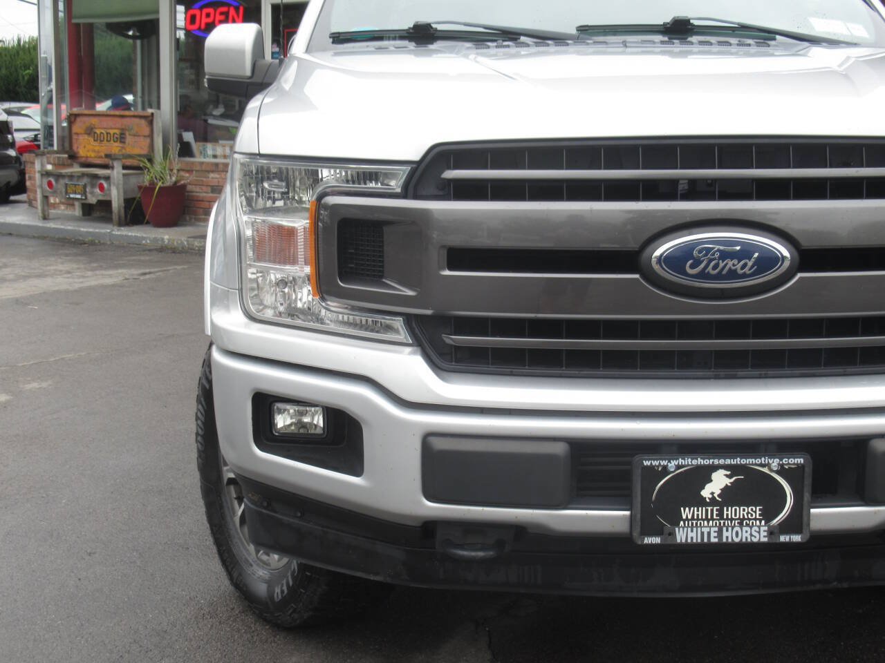 Used 2018 Ford F150 XLT w/ Equipment Group 302A Luxury AWD/4WD image 3