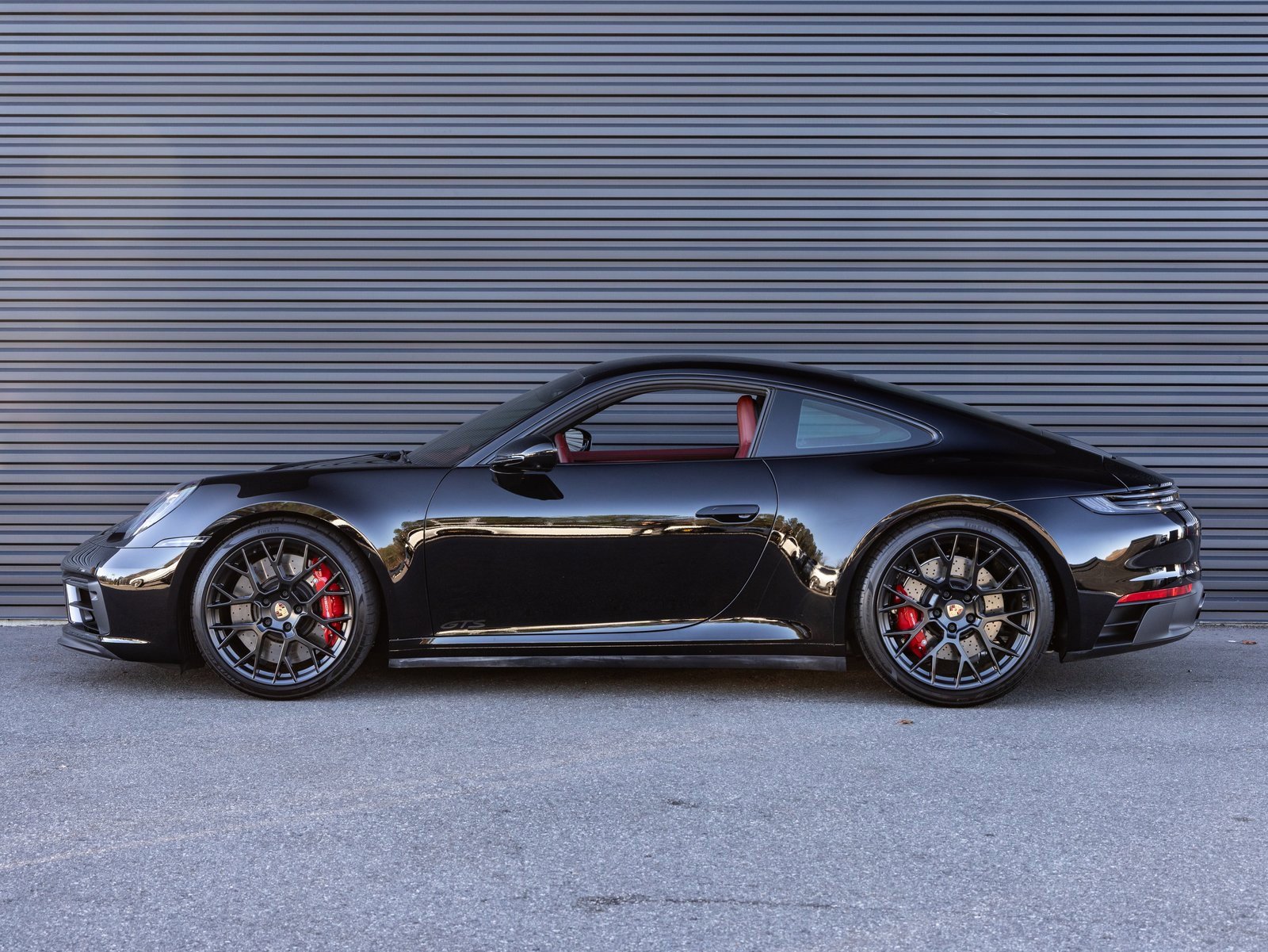 Used 2024 Porsche 911 Carrera GTS w/ Premium Package image 2