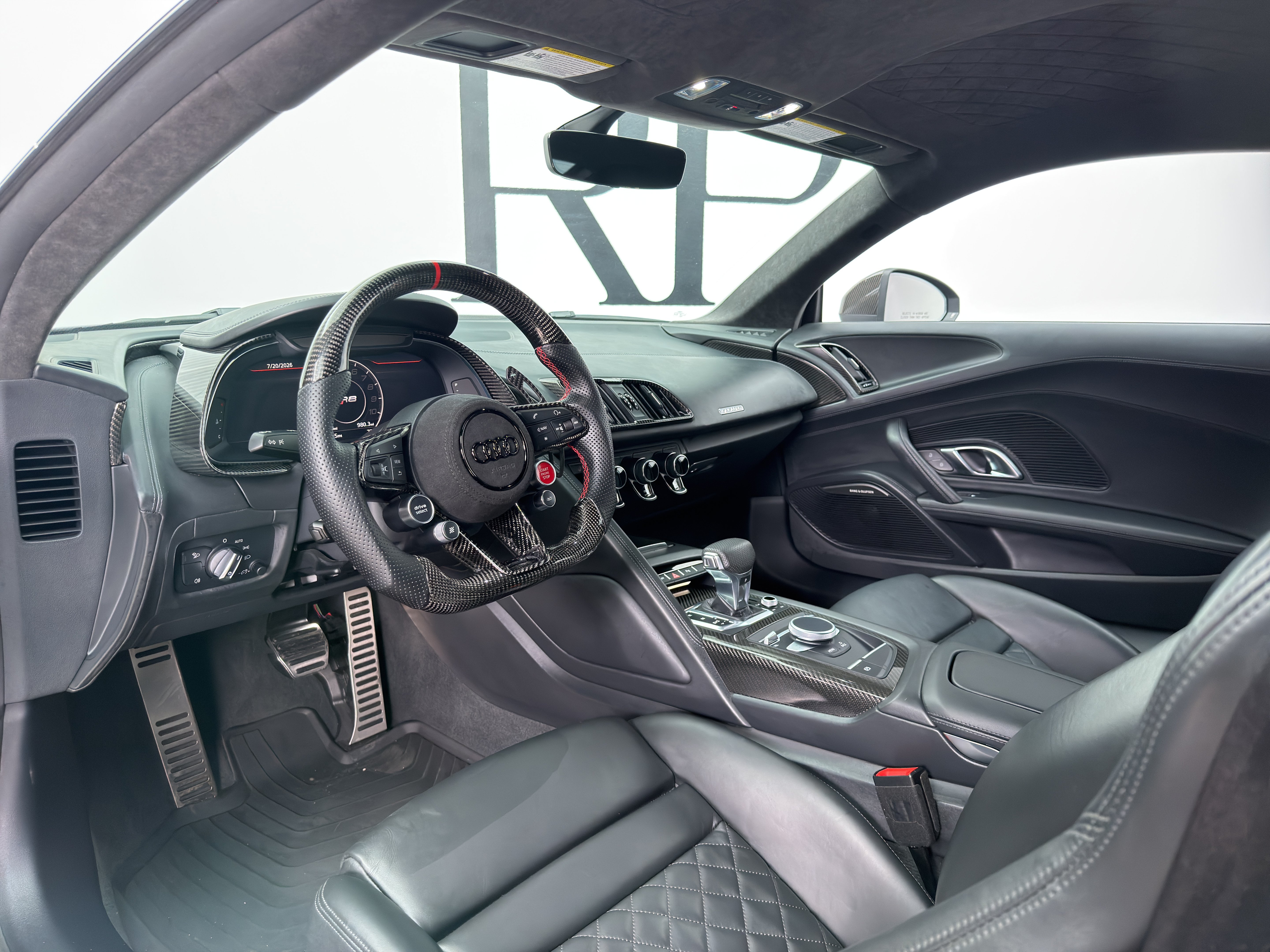 Used 2018 Audi R8 V10 plus AWD/4WD image 2