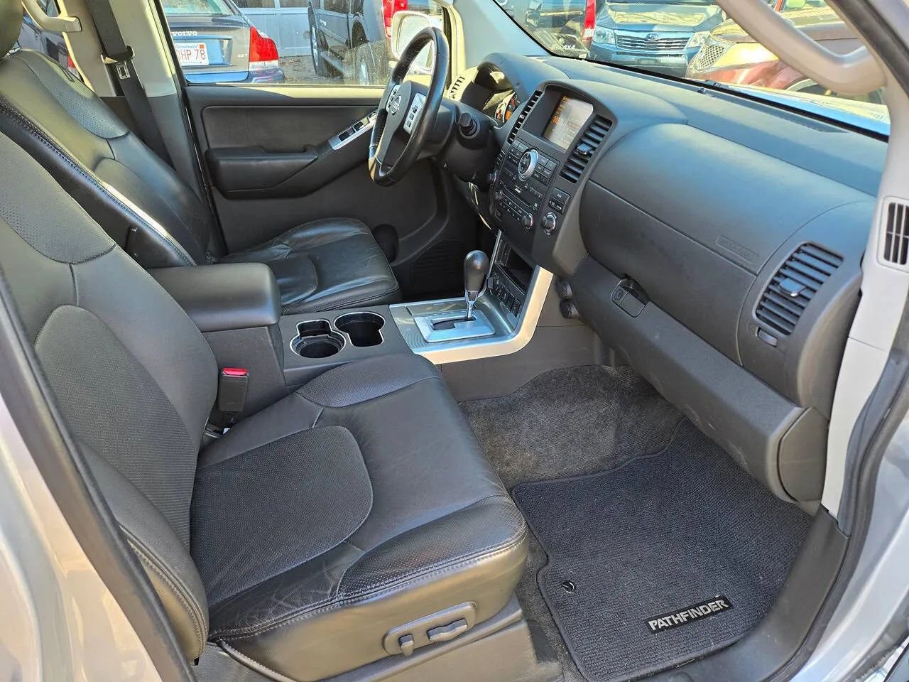 Used 2011 Nissan Pathfinder Silver image 11