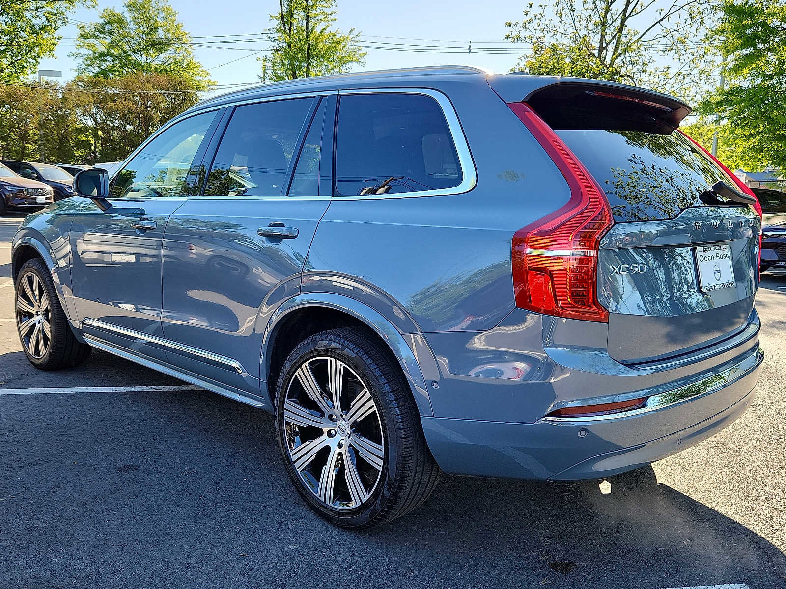 Certified 2023 Volvo XC90 B6 Ultimate w/ Protection Package Premier AWD/4WD image 4