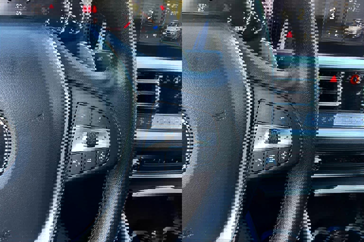 Used 2019 BMW 330i Sedan w/ Driving Assistance Package RWD image 25