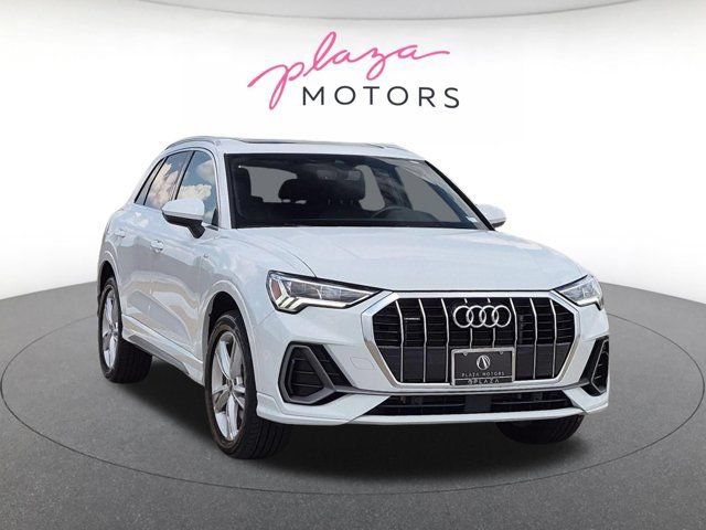 Certified 2024 Audi Q3 2.0T Premium w/ Convenience Package AWD/4WD image 3