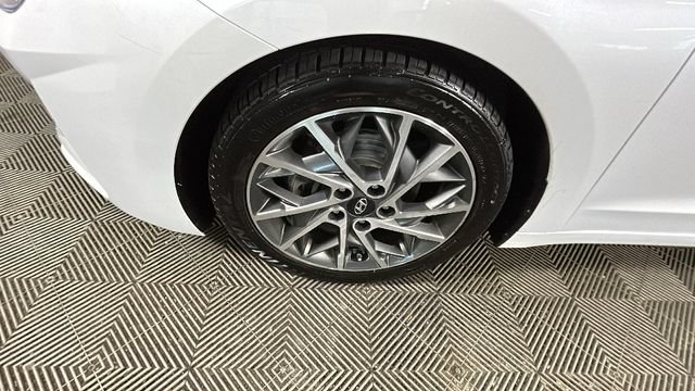 Used 2020 Hyundai Elantra Limited w/ Ultimate Package 03 FWD image 9