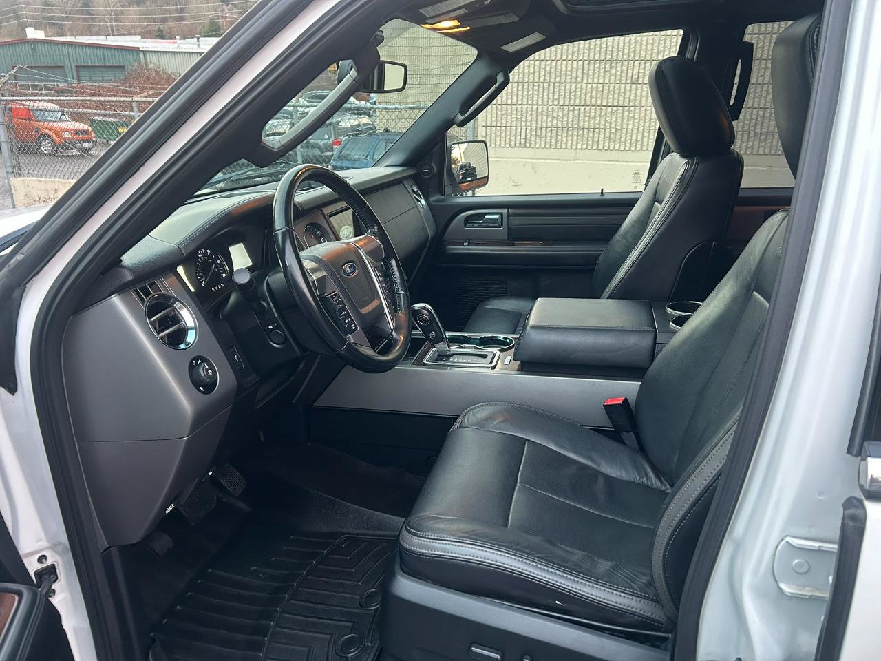 Used 2016 Ford Expedition Platinum AWD/4WD image 13