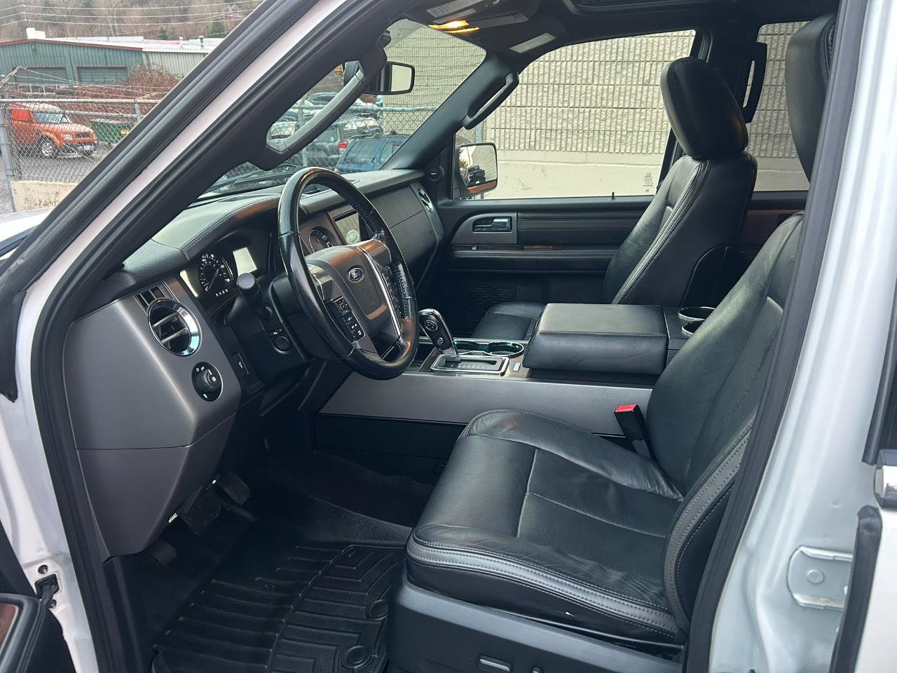 Used 2016 Ford Expedition Platinum image 13