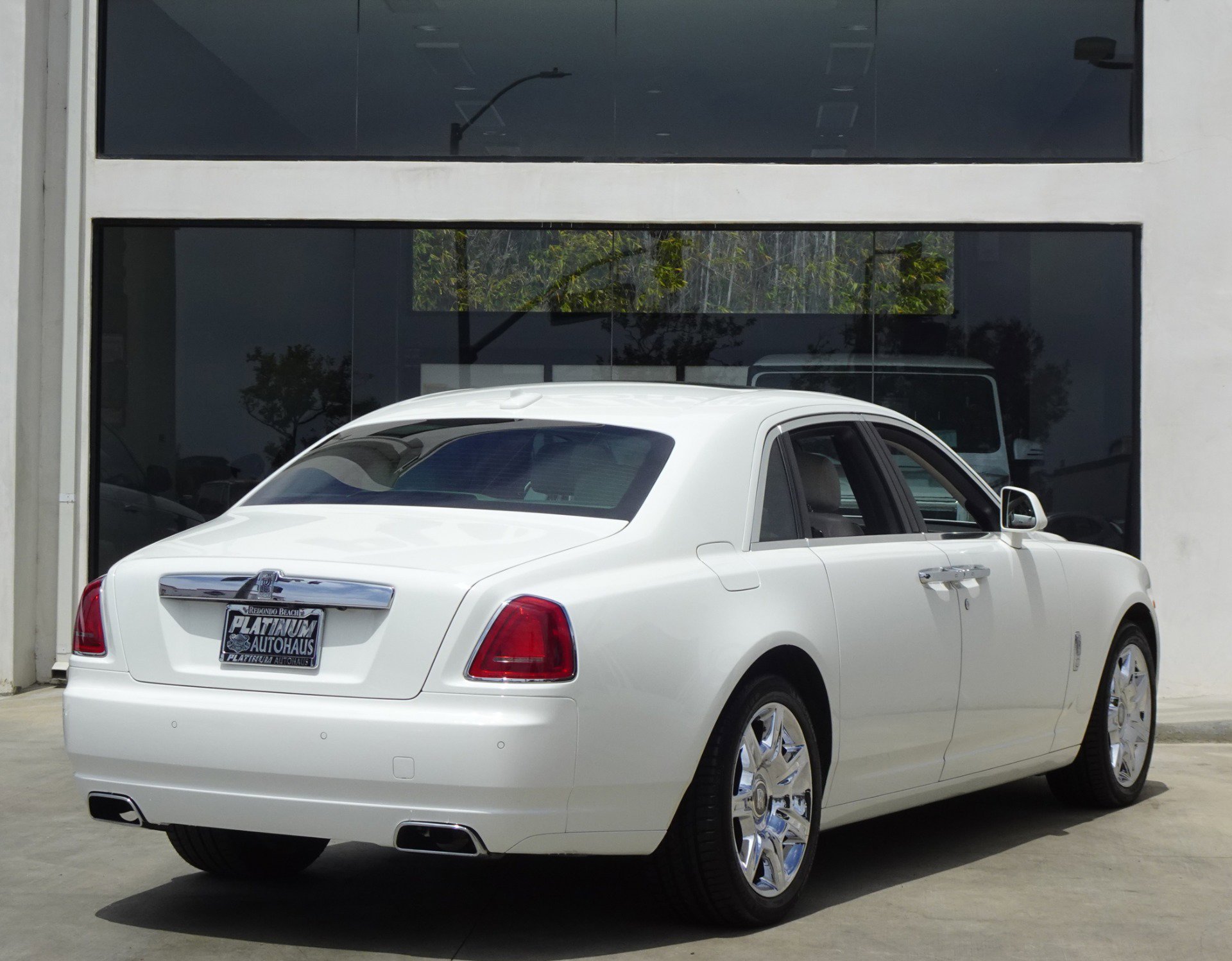 Used 2012 Rolls-Royce Ghost RWD image 7