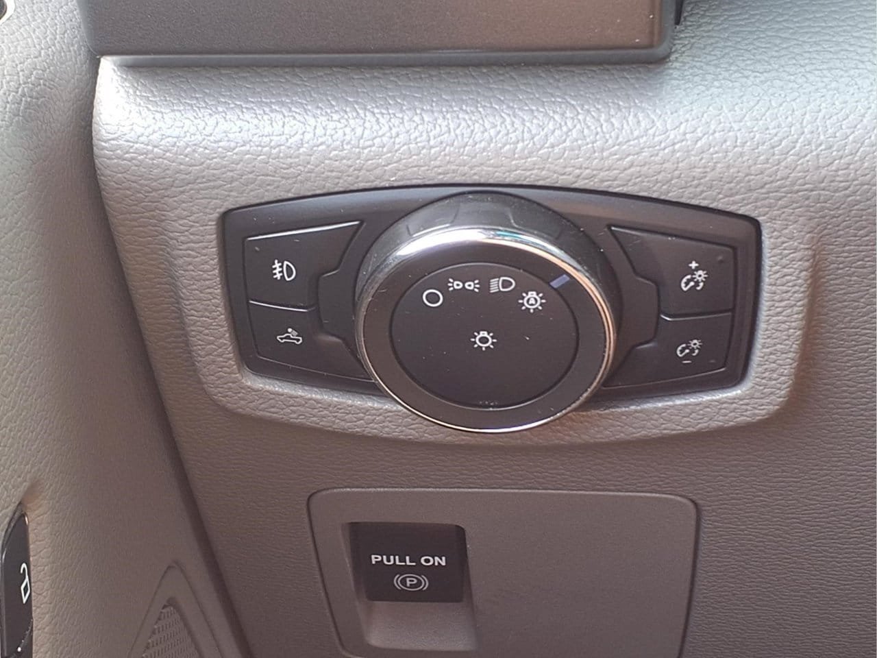 Used 2018 Ford F150 XLT AWD/4WD image 24
