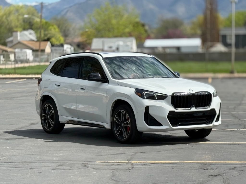 Used 2025 BMW X1 xDrive28i w/ Premium Package image 3