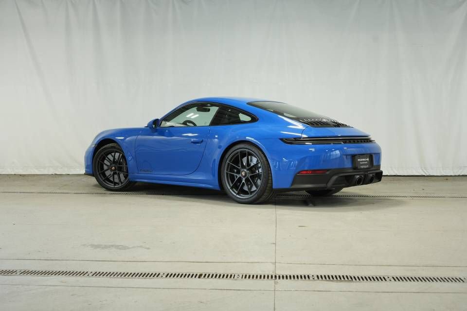Used 2026 Porsche 911 Carrera GTS image 3