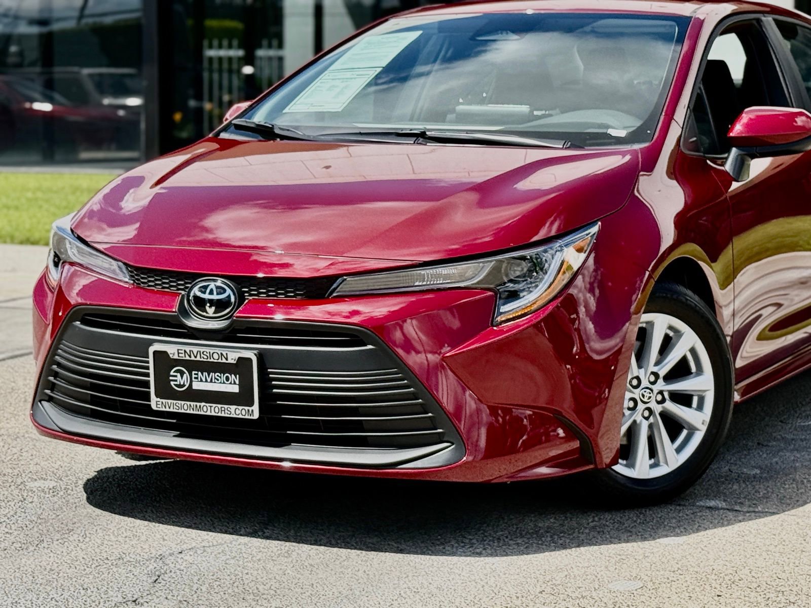 Used 2025 Toyota Corolla LE w/ LE Premium Package image 3