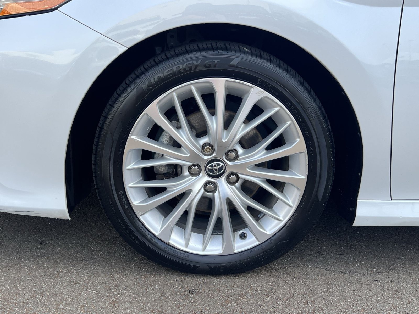 Used 2020 Toyota Camry XLE FWD image 10
