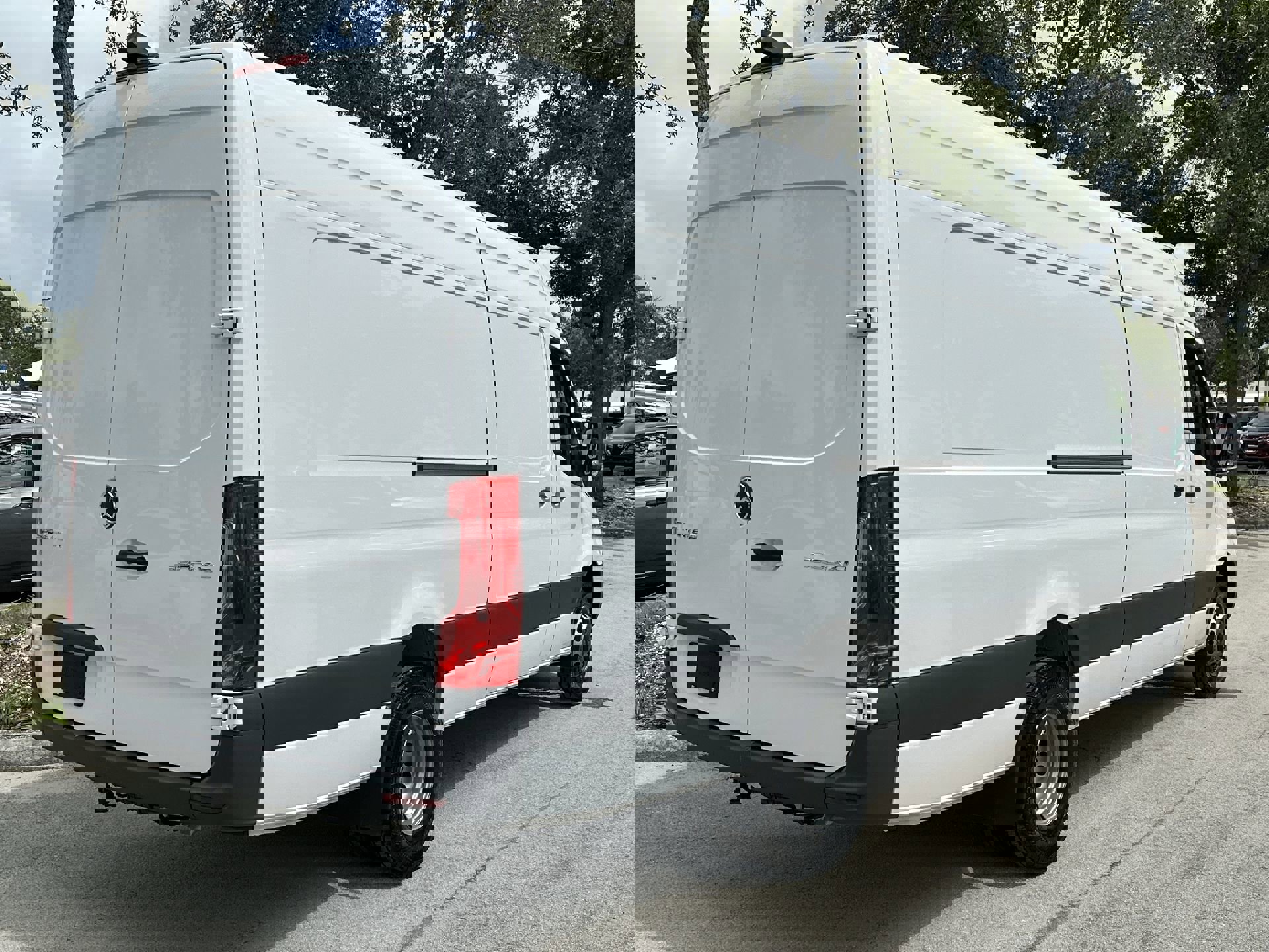 Used 2023 Mercedes-Benz Sprinter 3500 image 11