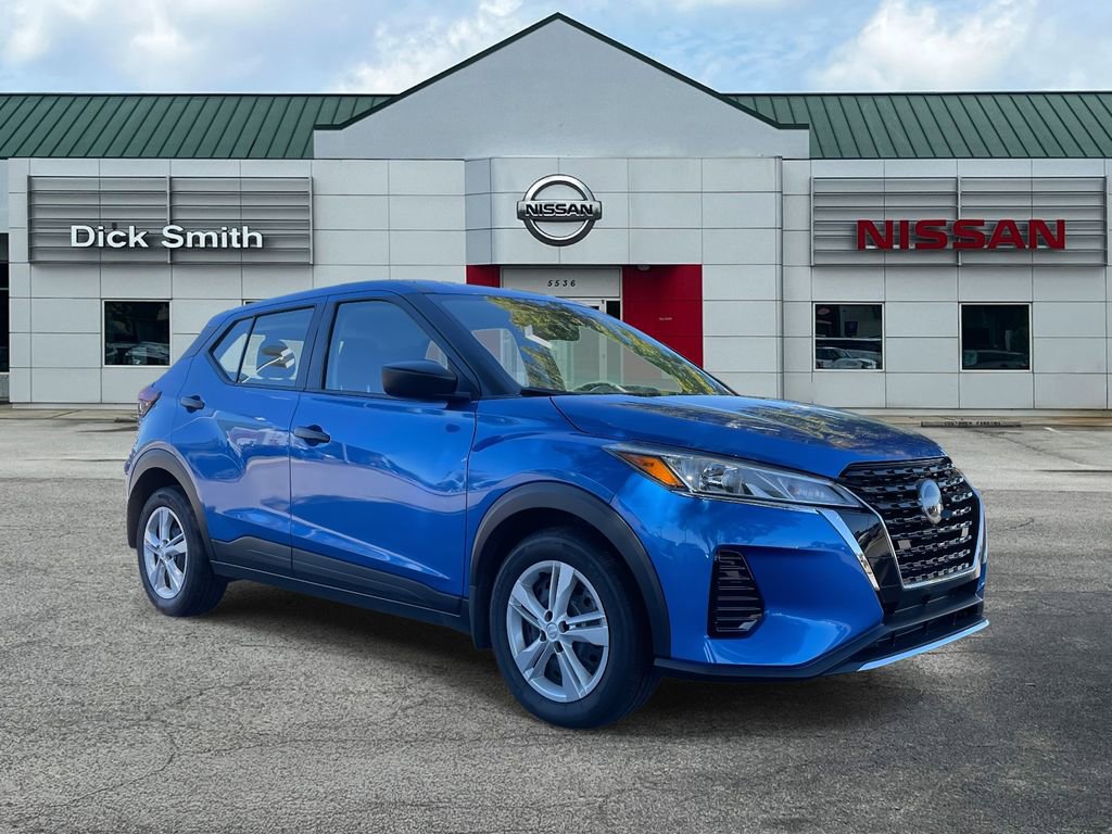 Used 2025 Nissan Kicks Play S image 1