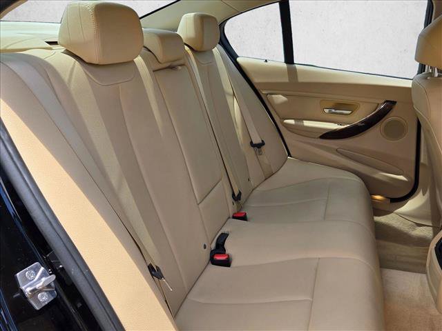 Used 2014 BMW 320i Sedan RWD image 21