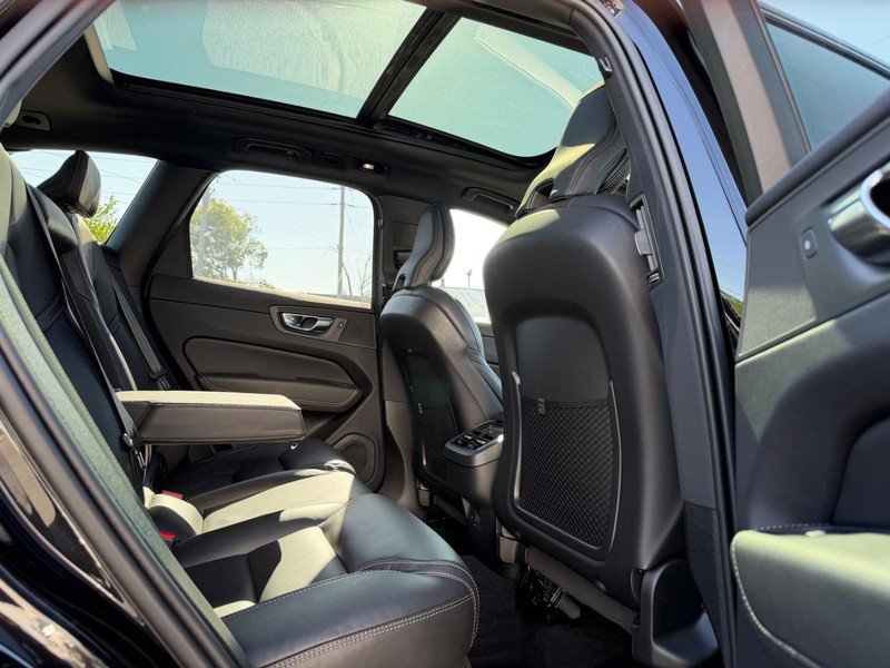 Used 2025 Volvo XC60 B5 Ultra w/ Protection Package Premier image 11