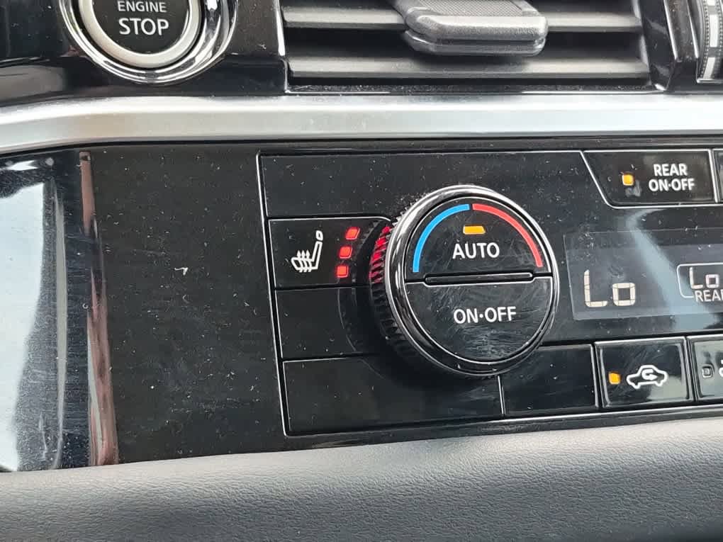 Used 2023 Nissan Pathfinder SL w/ Lighting Package (N92) AWD/4WD image 17