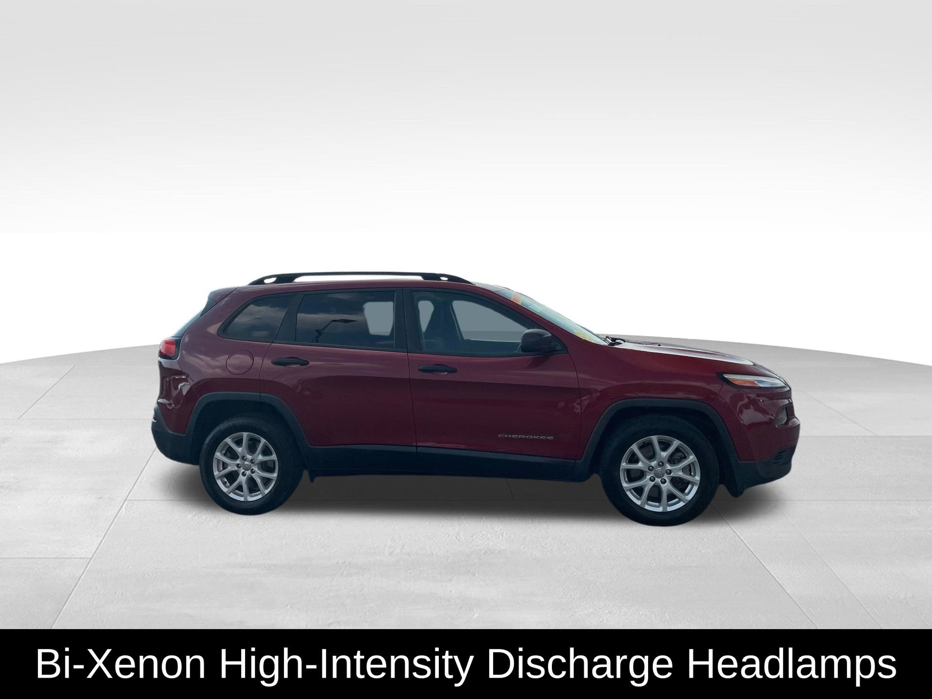Used 2017 Jeep Cherokee Sport FWD image 4