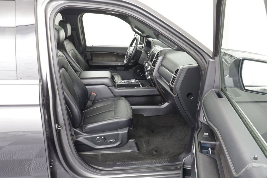 Used 2019 Ford Expedition Limited w/ Equipment Group 301A AWD/4WD image 23