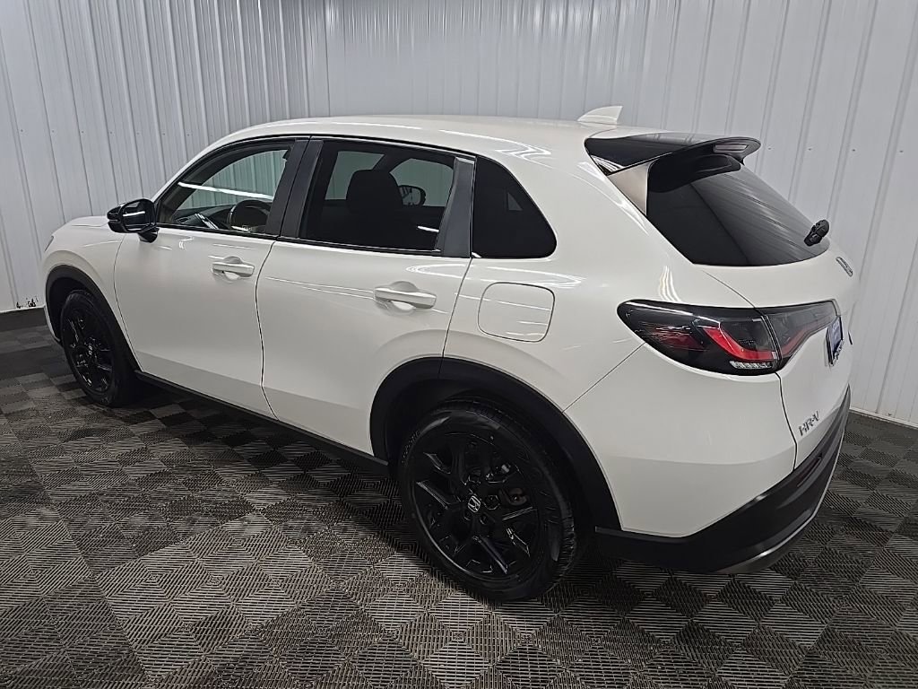 Used 2025 Honda HR-V Sport image 9
