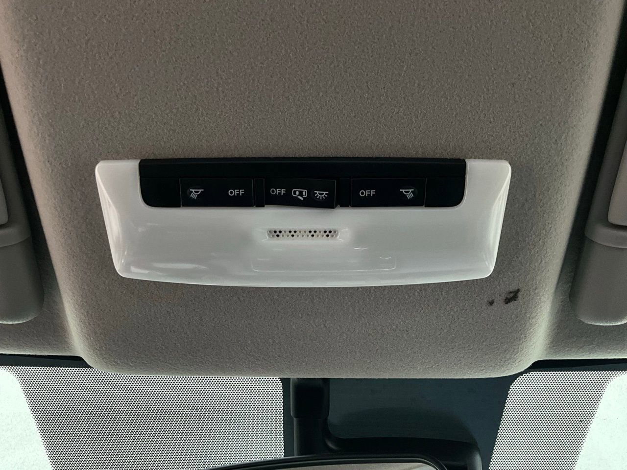 Used 2025 Nissan Versa SV image 16