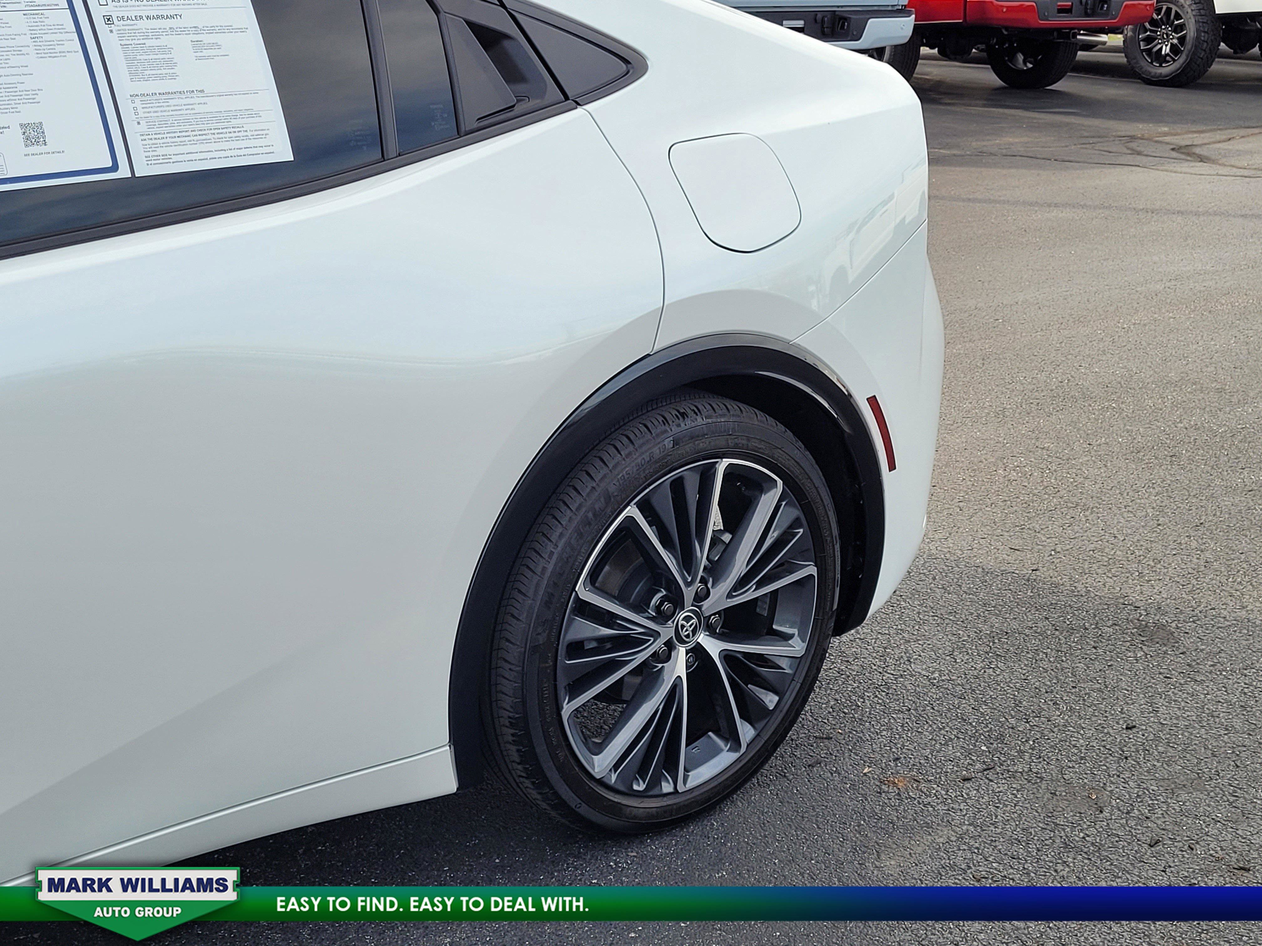 Used 2025 Toyota Prius XLE image 10