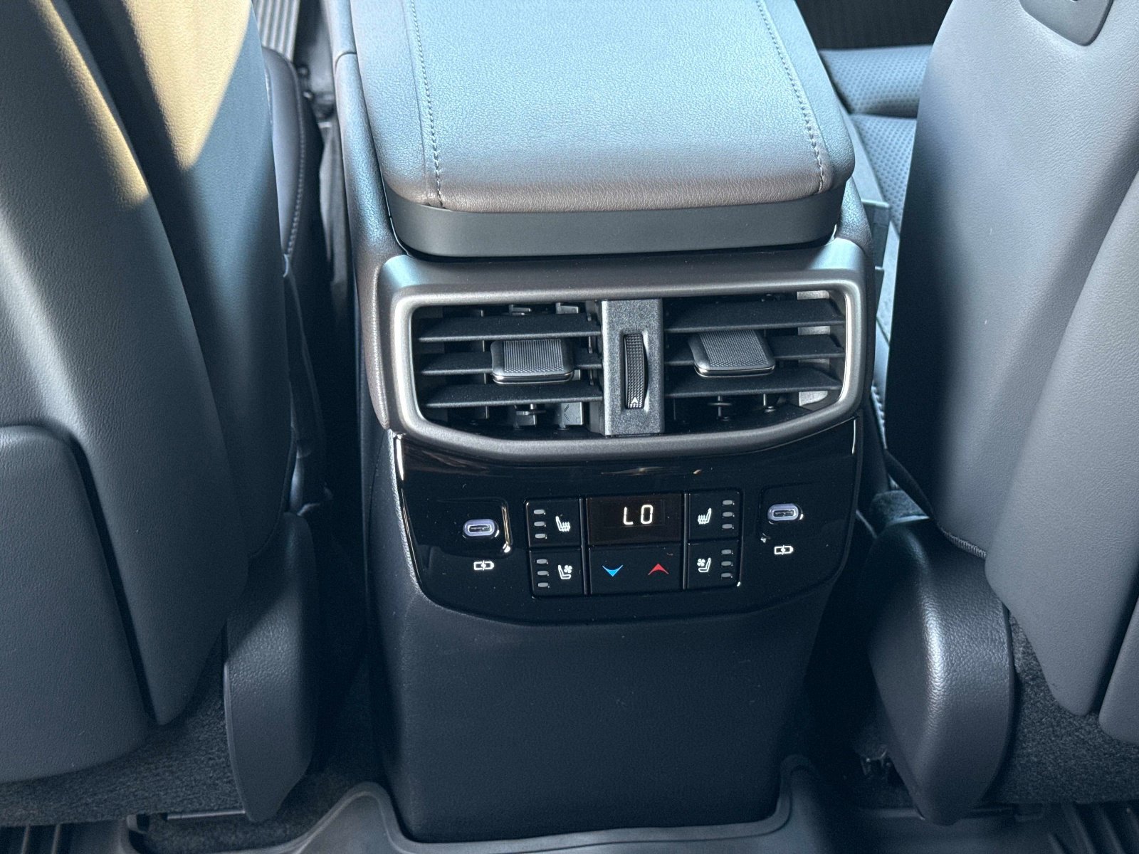 New 2026 Lexus RX 450h AWD image 33