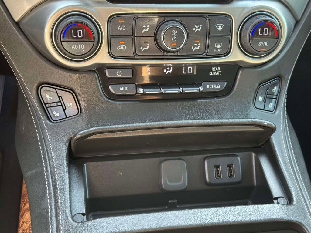 Used 2019 Chevrolet Suburban Premier AWD/4WD image 28