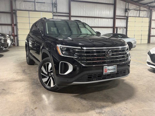 Used 2025 Volkswagen Atlas SE image 1