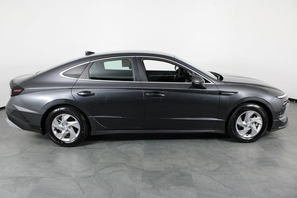 Certified 2025 Hyundai Sonata SE image 14
