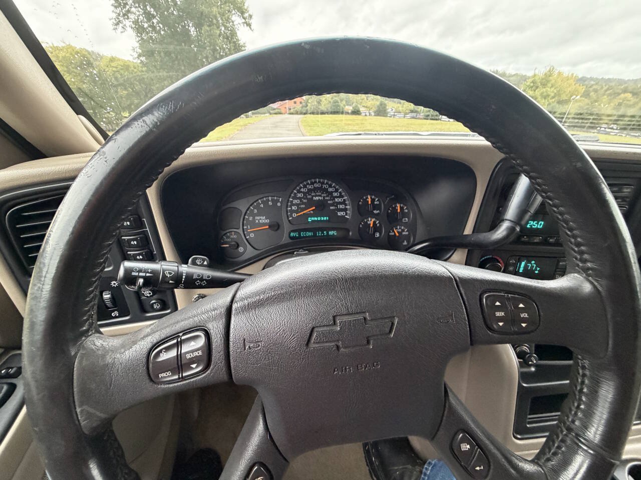 Used 2004 Chevrolet Suburban 2500 LT w/ Preferred Equipment Group AWD/4WD image 23
