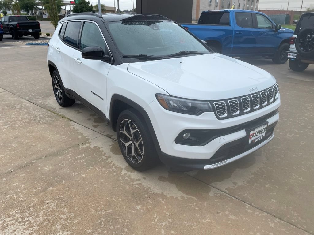 Used 2025 Jeep Compass Limited AWD/4WD image 5