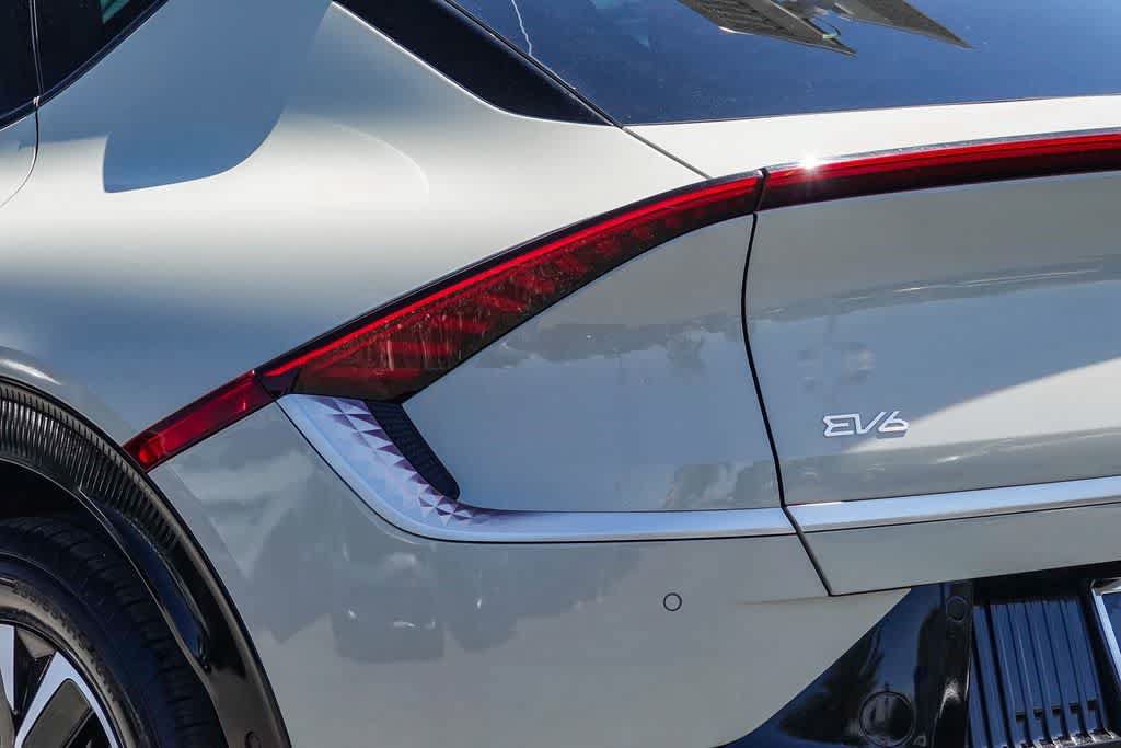 Certified 2023 Kia EV6 Wind w/ Wind Technology Package AWD/4WD image 7