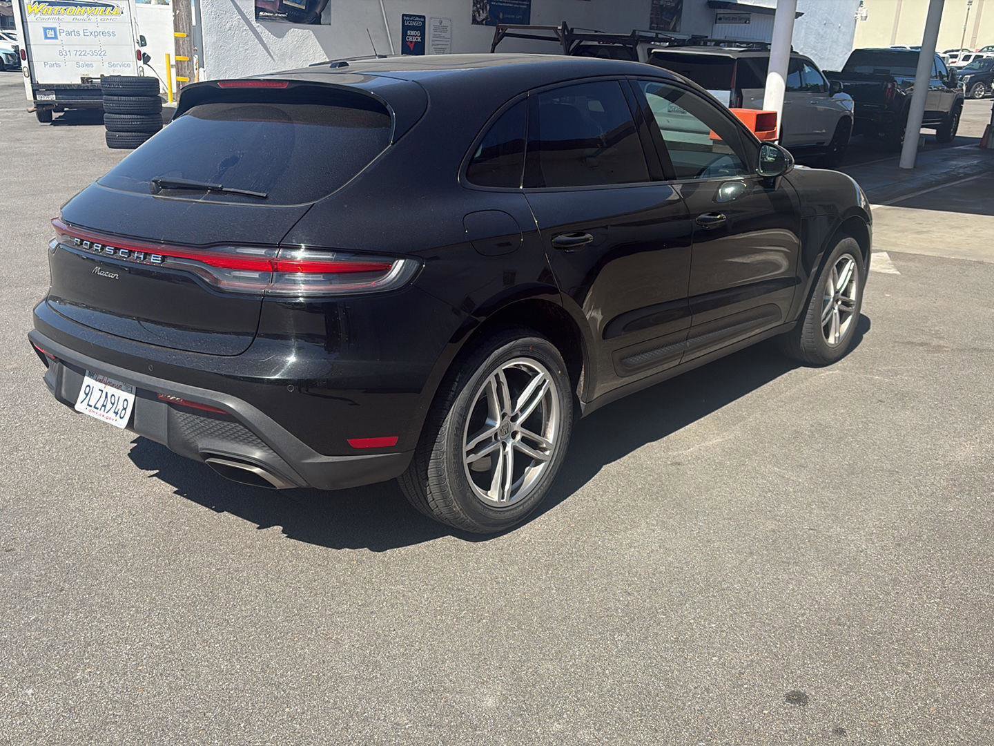 Used 2024 Porsche Macan AWD/4WD image 5