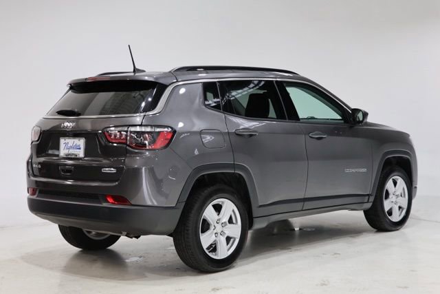 Used 2022 Jeep Compass Latitude w/ Convenience Group AWD/4WD image 7